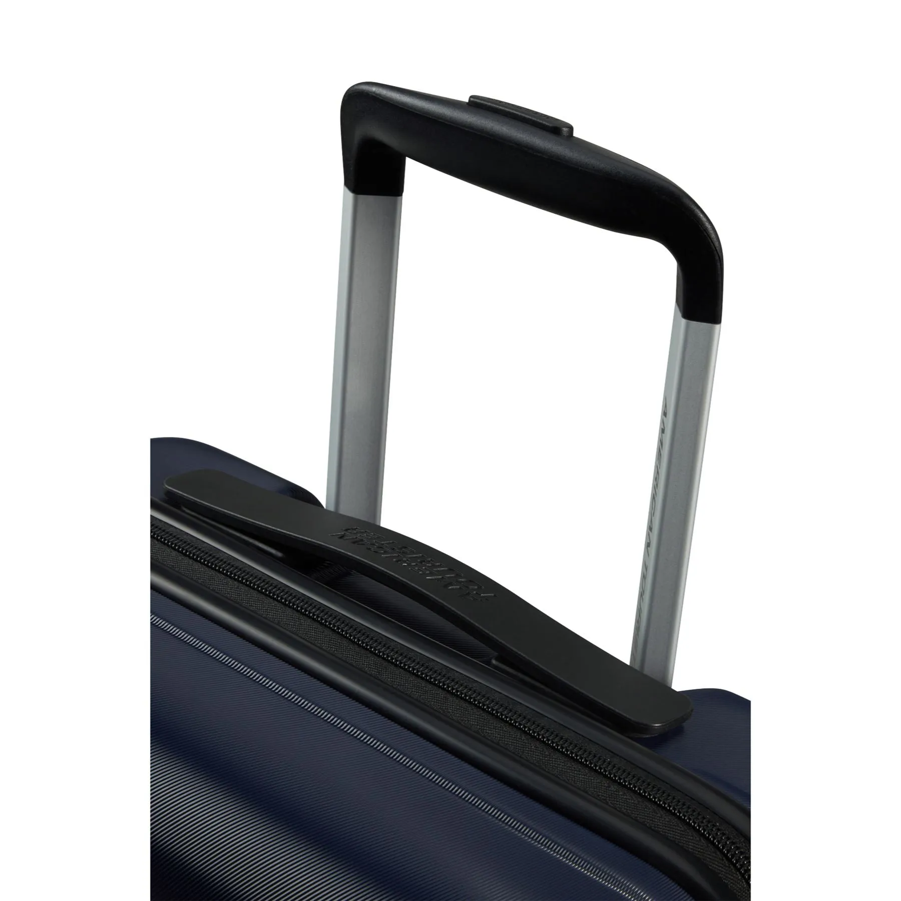 American Tourister Flashline Spinner