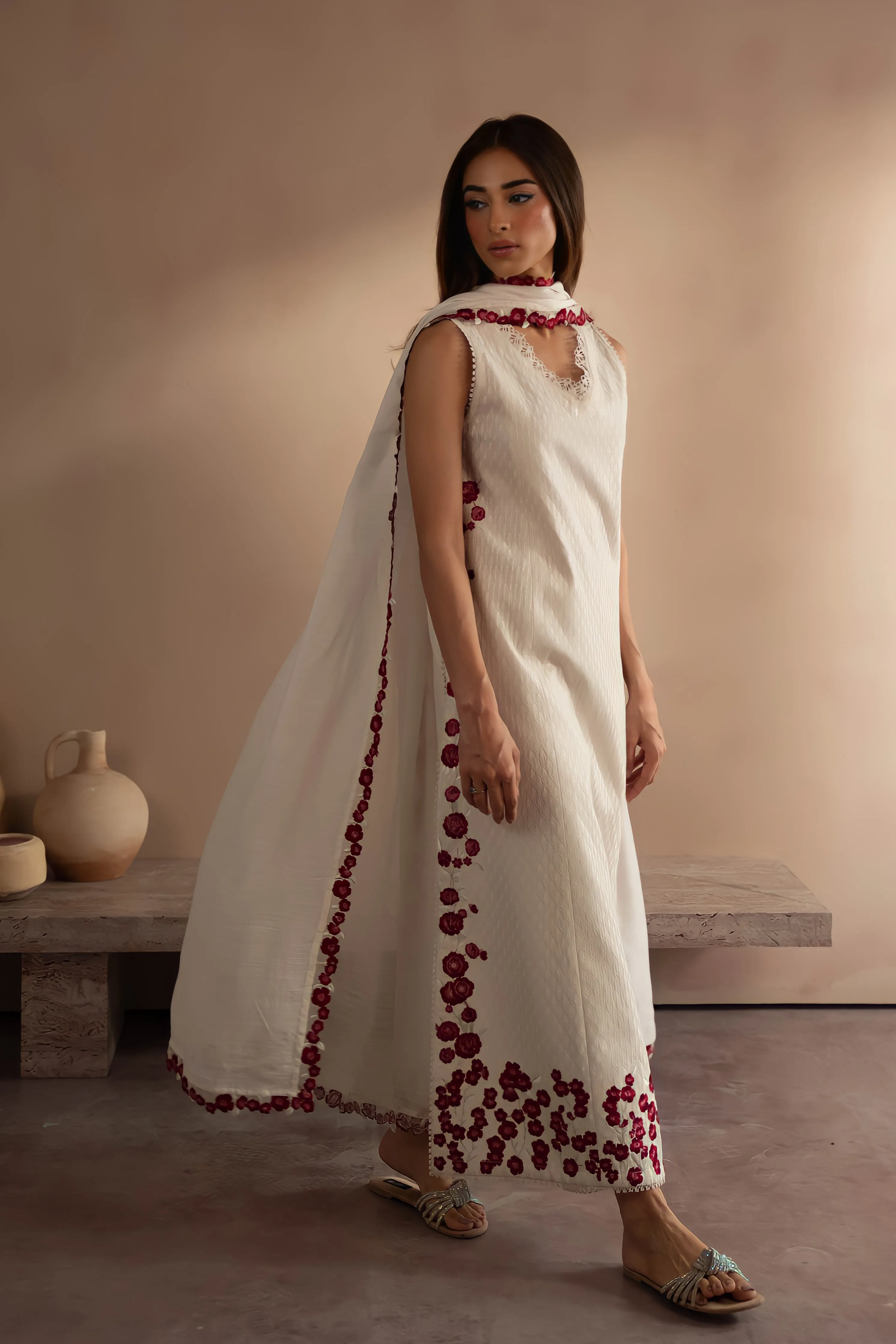 Classic White Roses Embroidered Set 3Pcs (Npa3-24420)