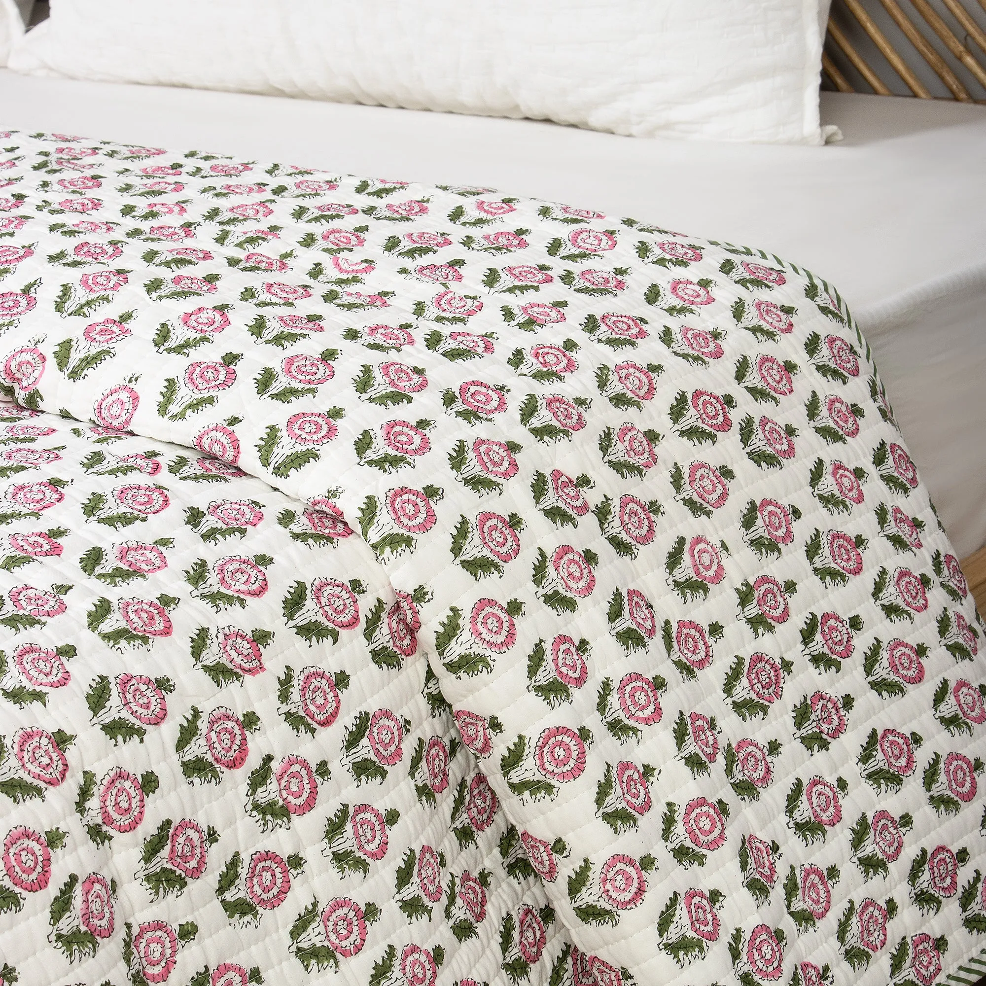 Multicolor Floral Printed Pure Cotton Machine Bed Quilts